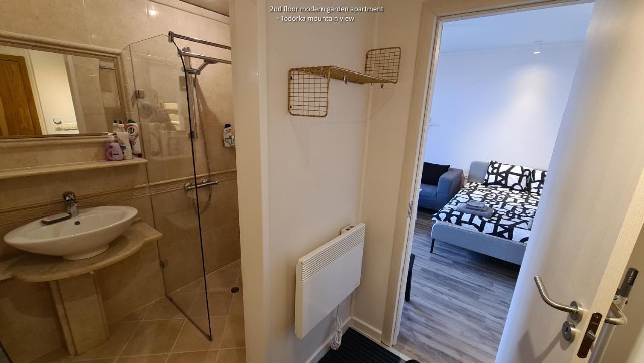 Refurbished Studios, Mountain View Balconies, Minutes From Gondola Bansko Exterior photo