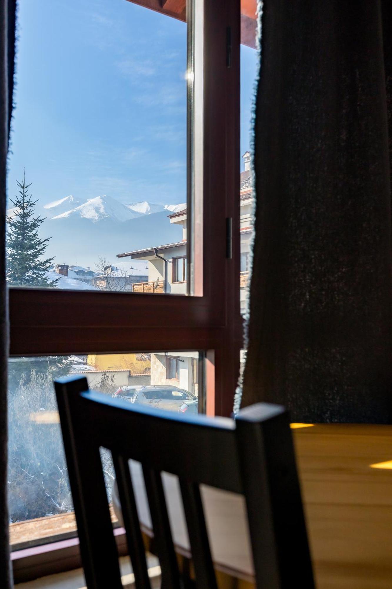 Refurbished Studios, Mountain View Balconies, Minutes From Gondola Bansko Exterior photo